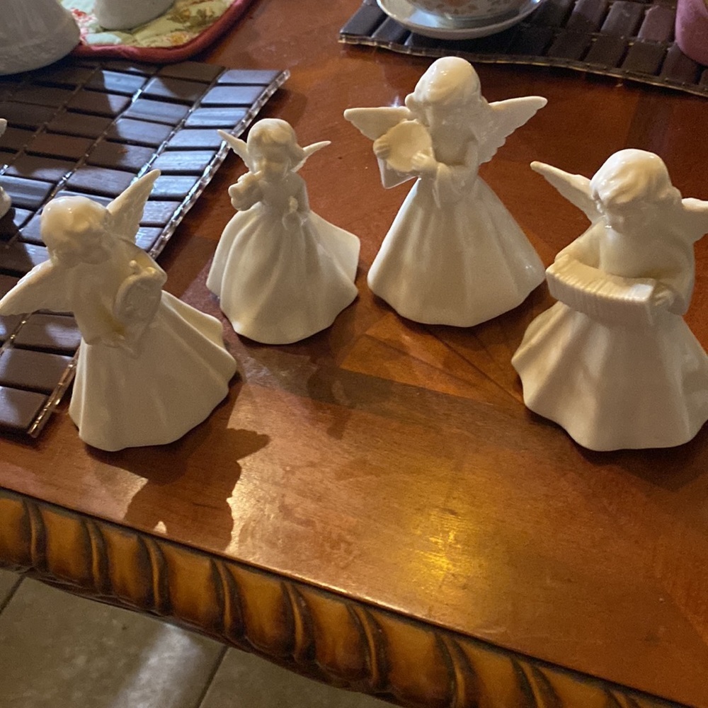 Vintage, selling as a group of angles Dresden, Midwest Japan, and flower holders - Picture 11 of 15